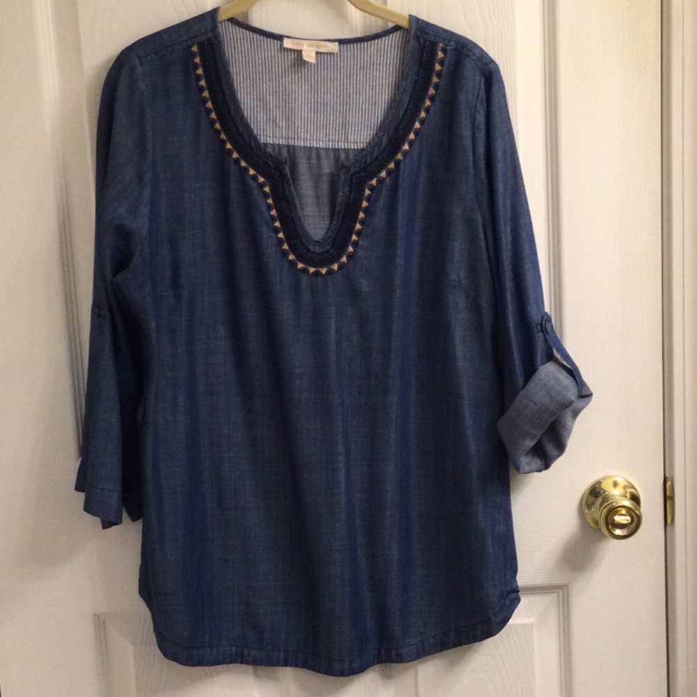 Skies Are Blue Embroidered Chambray Top, Large EUC